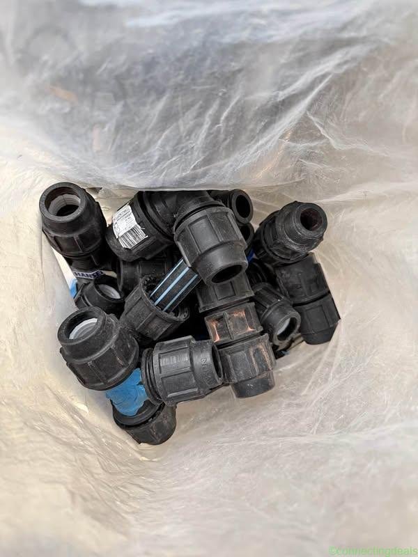 Assortment 25mm blue line fittings (Plumbing)