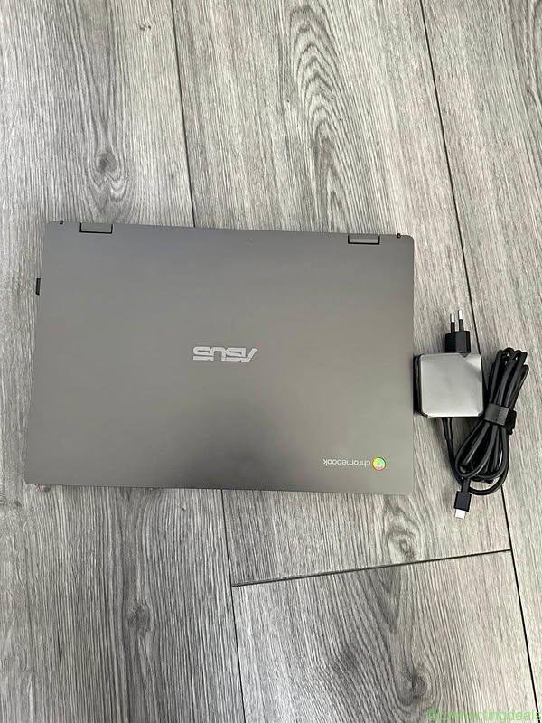 ASUS Chromebook touchscreen