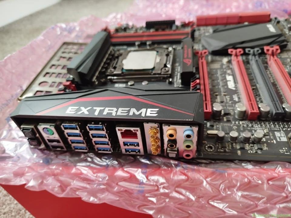 ASUS RAMPAGE V EXTREME/U3.1 X99 DDR4