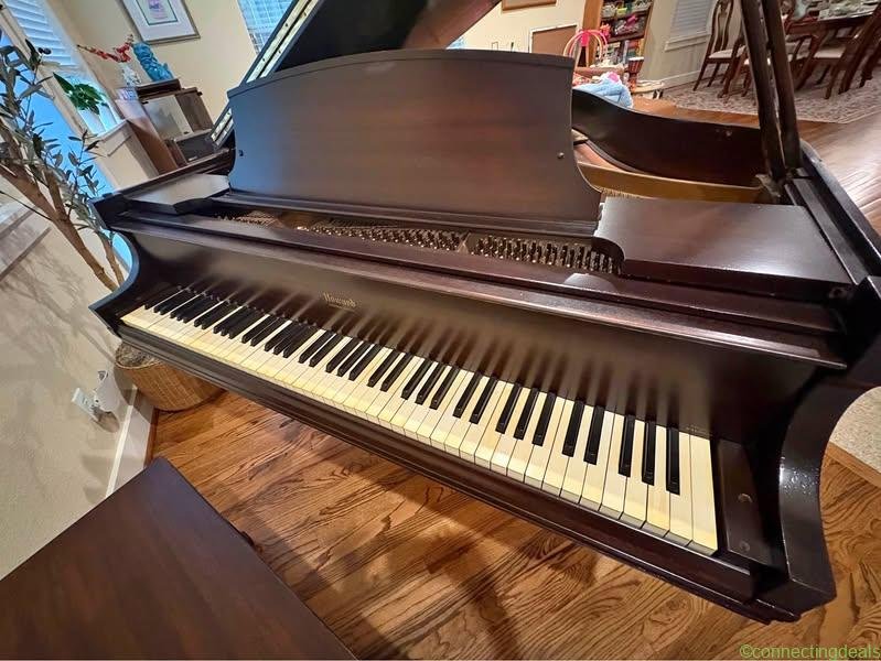 Baby Grand Piano – Howard by Baldwin