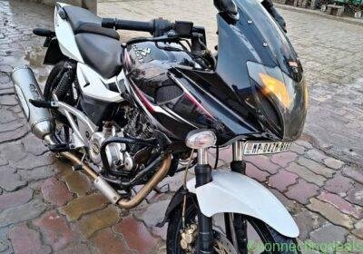 BAJAJ PULSAR 220 in Bhopal