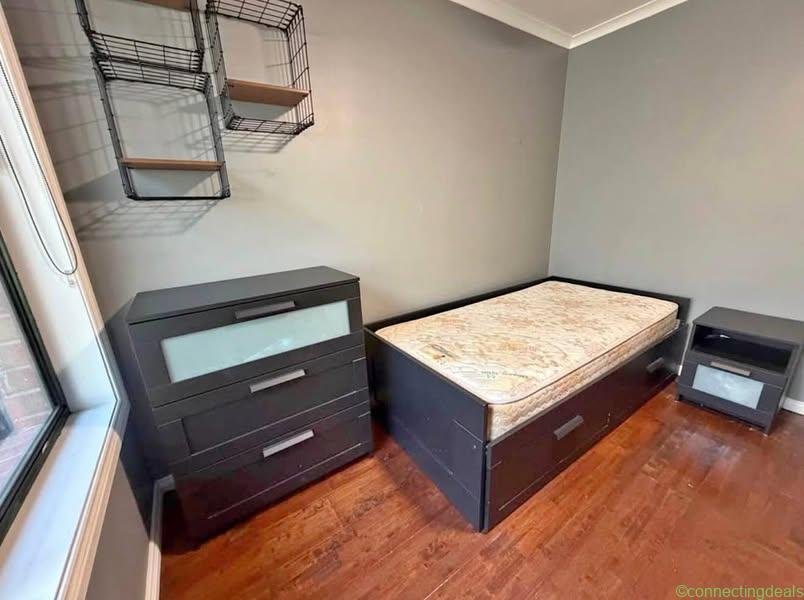 Bedroom suit bundle single/double bed, bedside