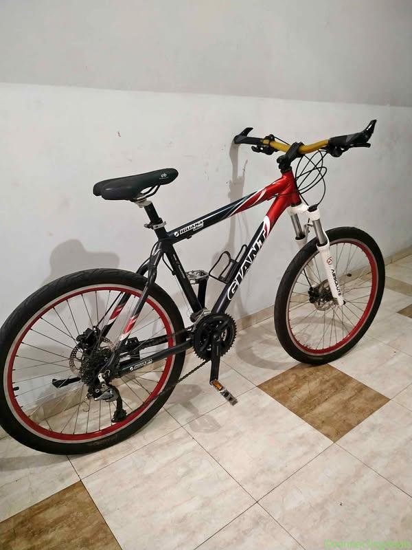 Bike Giant aro 26 quadro 19 freio hidráulico
