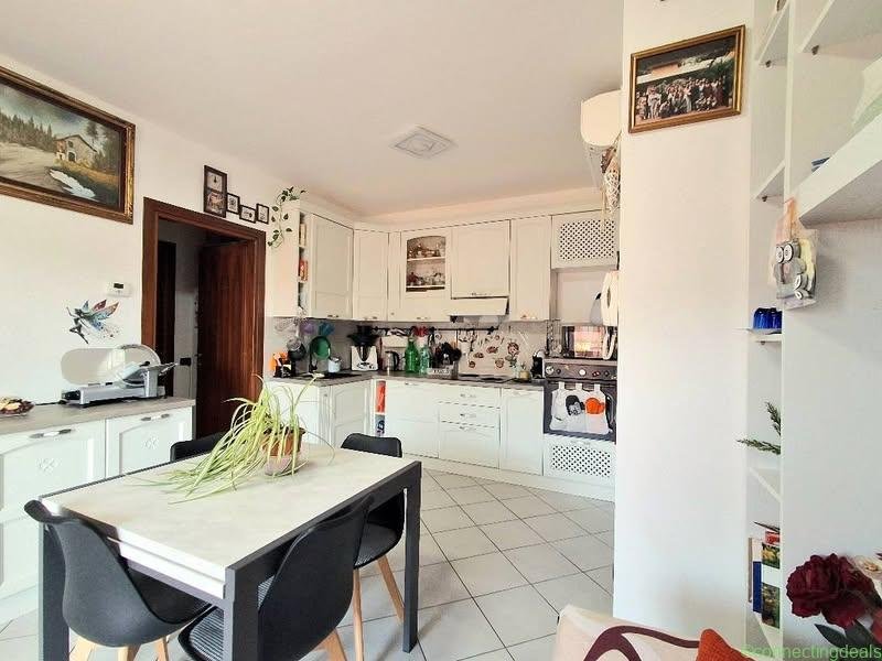 BILOCALE CON TERRAZZO, BOX E CANTINA