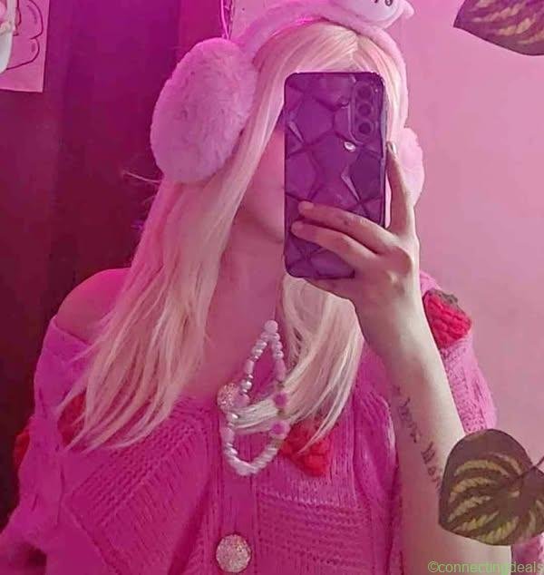 Blonde wig