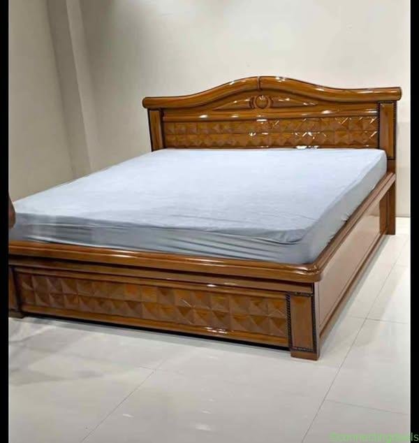 Brand new 5×6 bed in teakwood