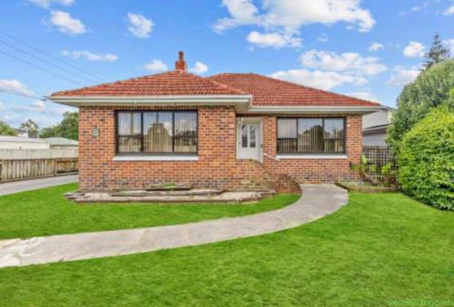BRICK AND TILE GEM IN PAPATOETOE