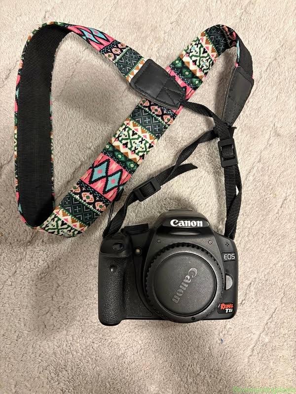 Cannon rebel T1i DSLR
