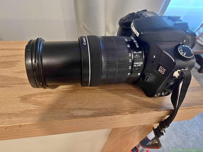 Canon EOS 30D whith lens 18-135