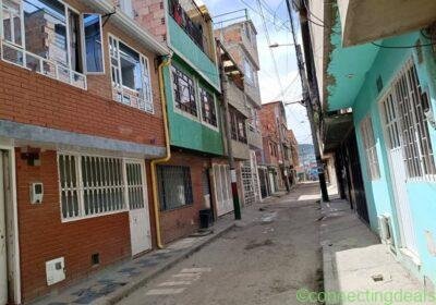 Casa Rentable con 2 Apartamentos Independientes | in Bogotá