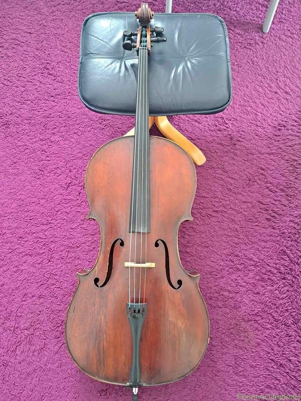 Cello 4/4 inkl. Bogen, Cellotasche und Kolophonium