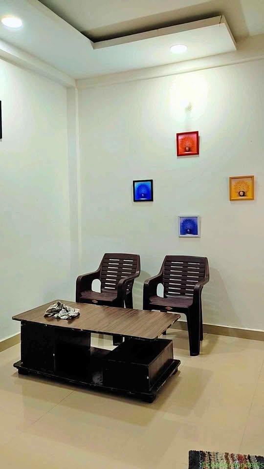 Centre Table available in good condition