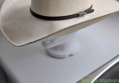 Free ad: Chapeau western 7.5 in Montreal. Chapeau western 7.5 in Montreal