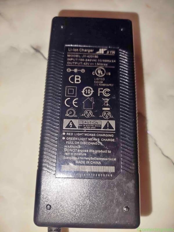 Chargeur 42