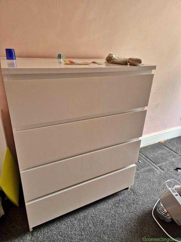 Chest of drawers