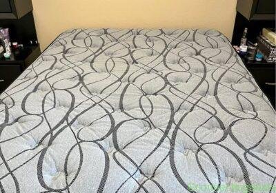 Colchón, bed Queen size Ashley Furniture in Houston