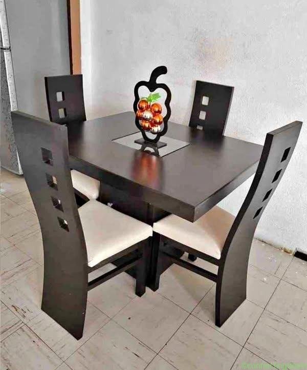 COMEDOR 4 SILLAS COMPLETAMENTE NUEVOS