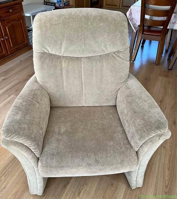 Comfortabele fauteuil – Beige/zand stof