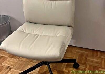Free ad: Comfy desk chair in New York. Comfy desk chair in New York
