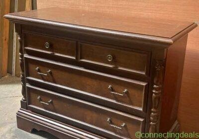 Free ad: Commode in Lyon. Commode in Lyon