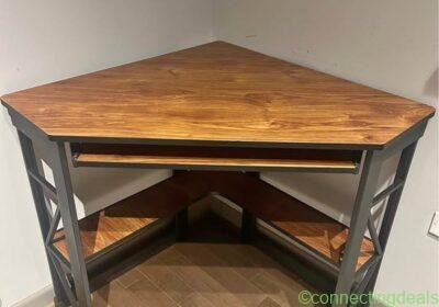 Corner Desk in Chicago