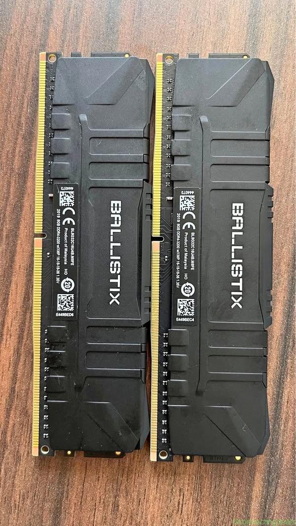 Crucial Ballistix 16GB (2x8GB) DDR4-3200 CL16