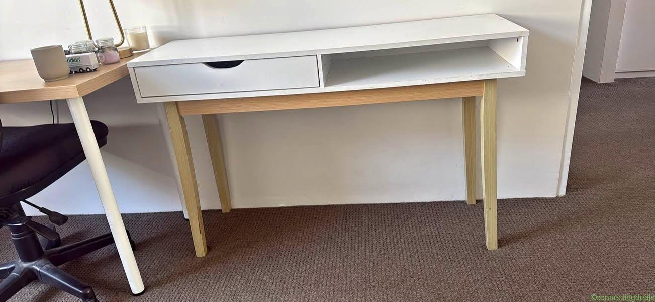 Desk- free