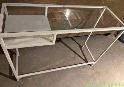 Free ad: Desk in Halifax. Desk in Halifax