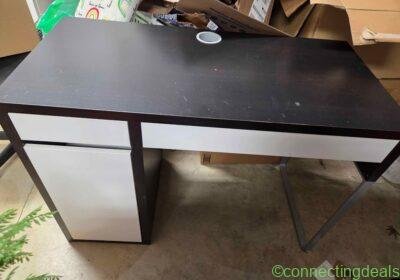 Free ad: Desk in Portland. Desk in Portland