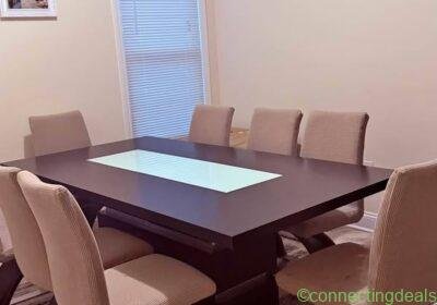 Dining table with 8 chairs in New York