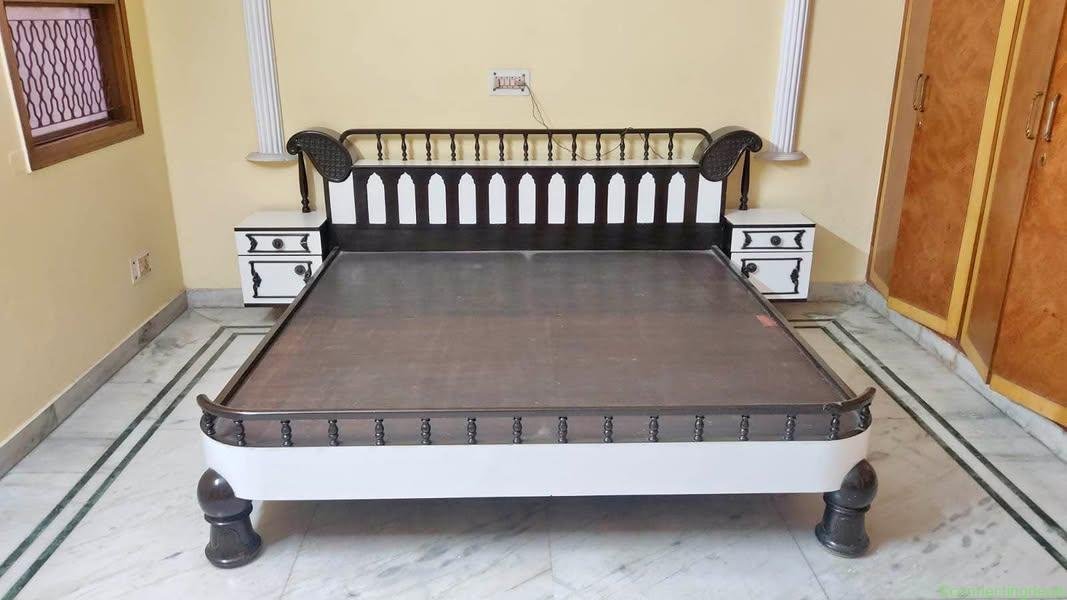 Double bed sagwan teak wooden, West delhi