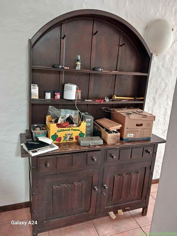 Dresser cabinet