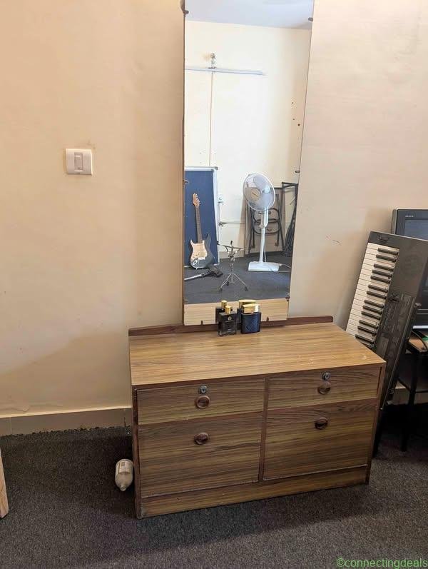 Dressing table