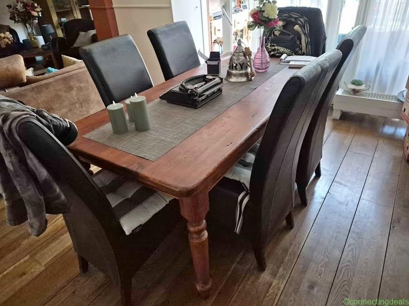eettafel met 6 stoelen