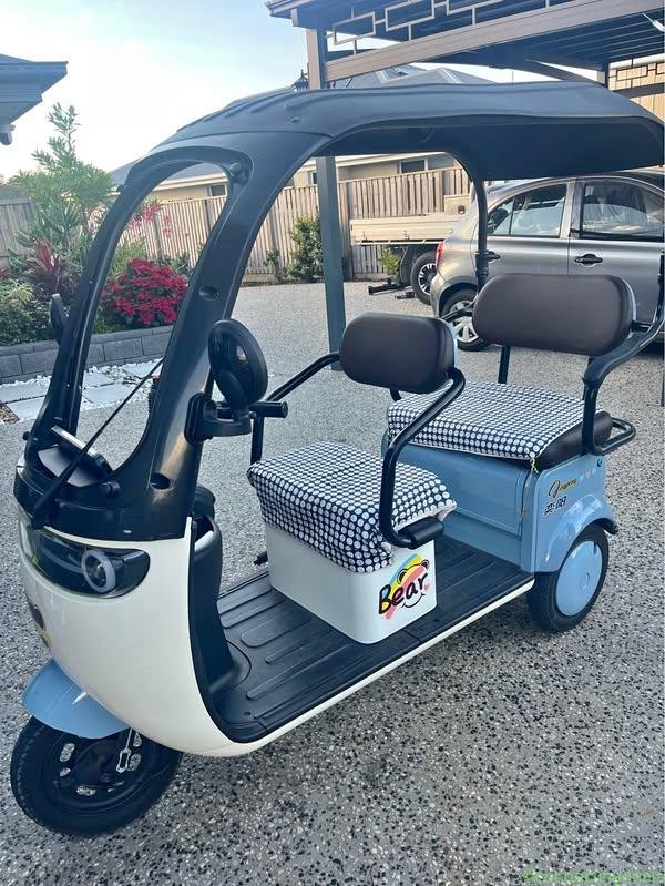 Electric 3-Wheel Scooter / Mobility Vehicle