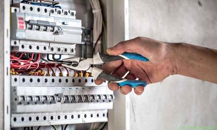 Electrical electrician