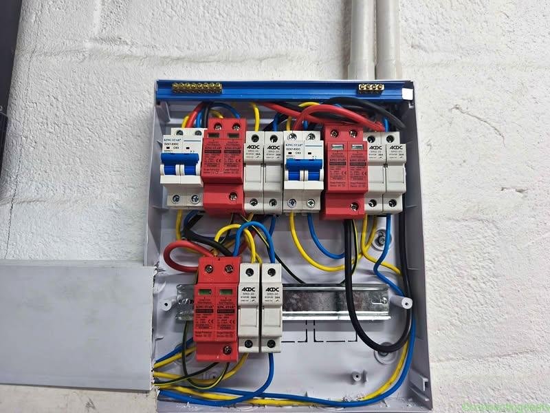 ELECTRICIAN