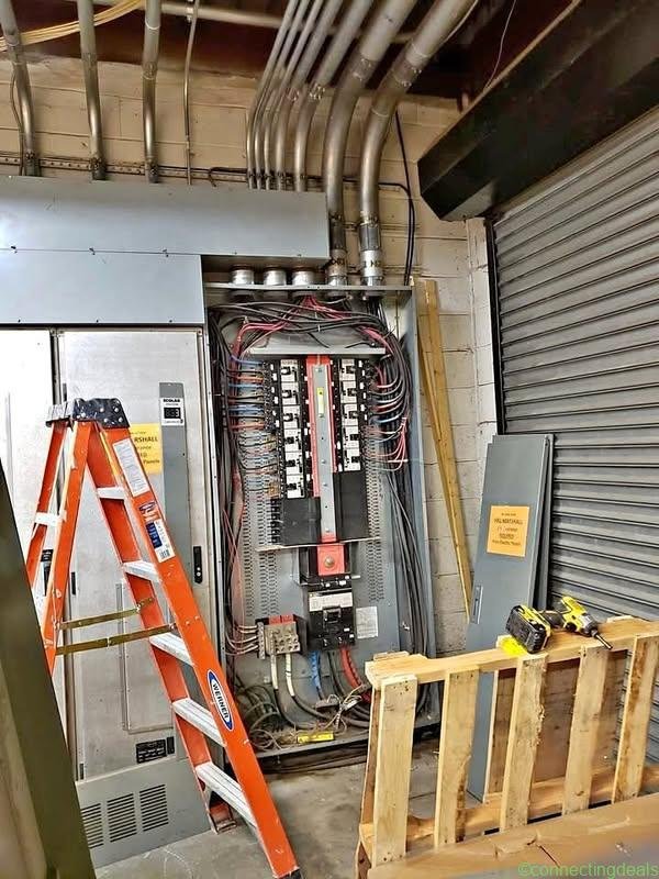 Electrician electric HoME SERVICE! ELeCTRICaL