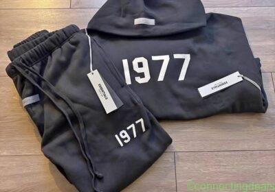 Free ad: Essentials 1977 maat M in Rotterdam. Essentials 1977 maat M in Rotterdam