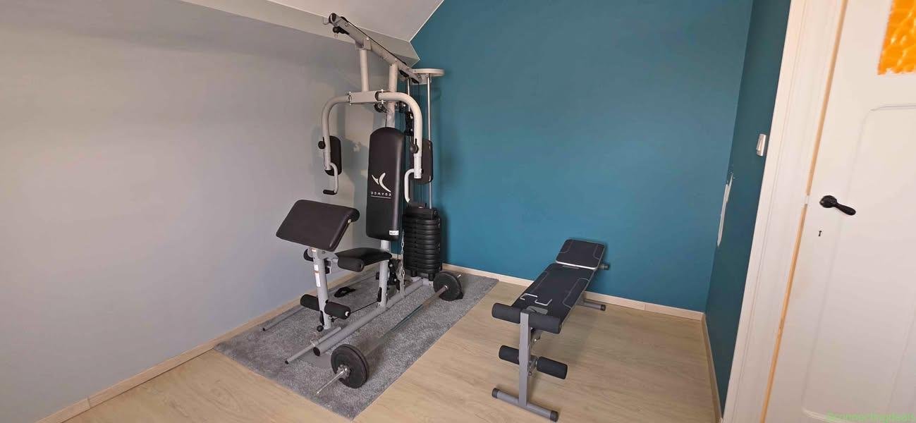 Fitnesstoestellen + gewichten