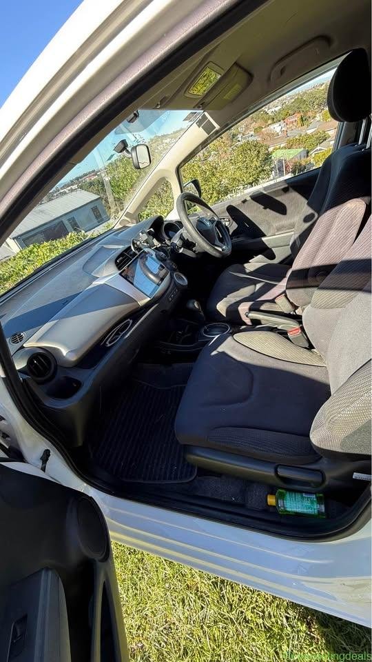 For Sale: 2013 Honda Fit Hybrid (White) –