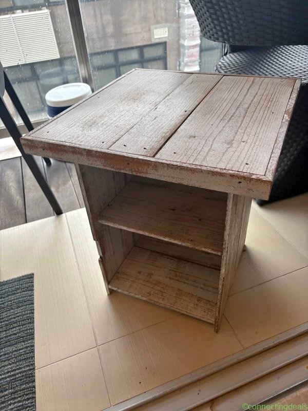 Free Bedside table – by Sunday