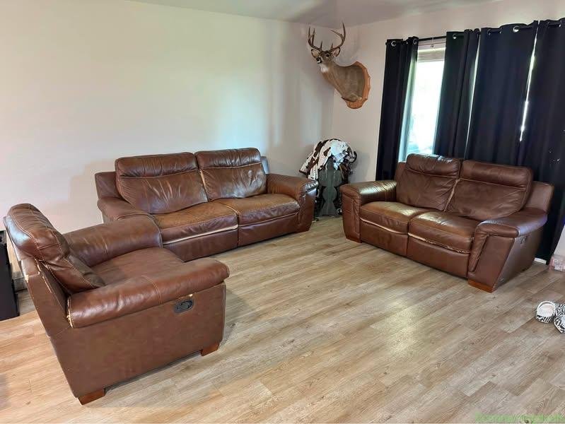 Free couch set