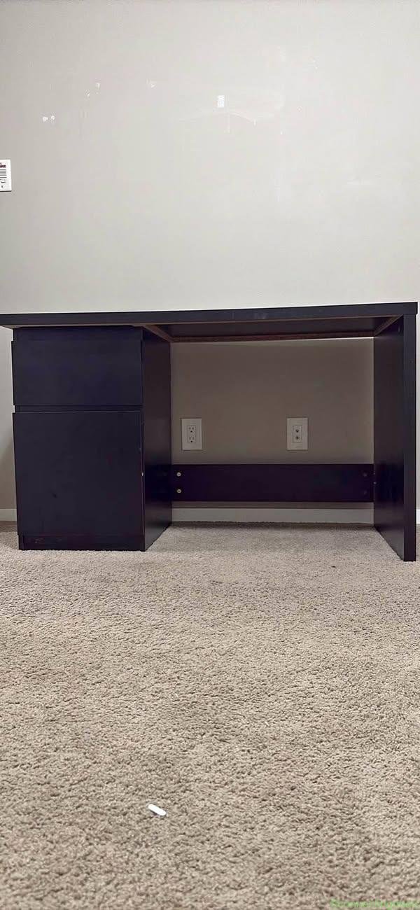 Free desk