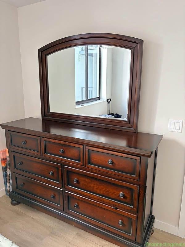 Free Dresser in coral Springs
