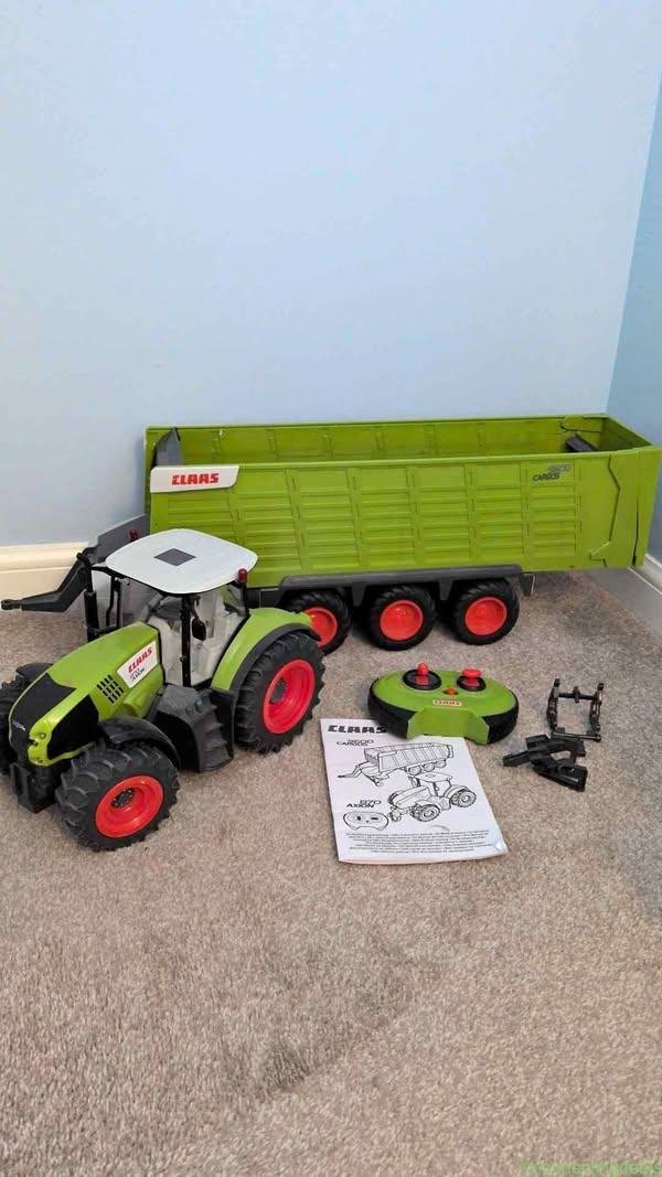 Free Large tractor and trailer (needs batteries)