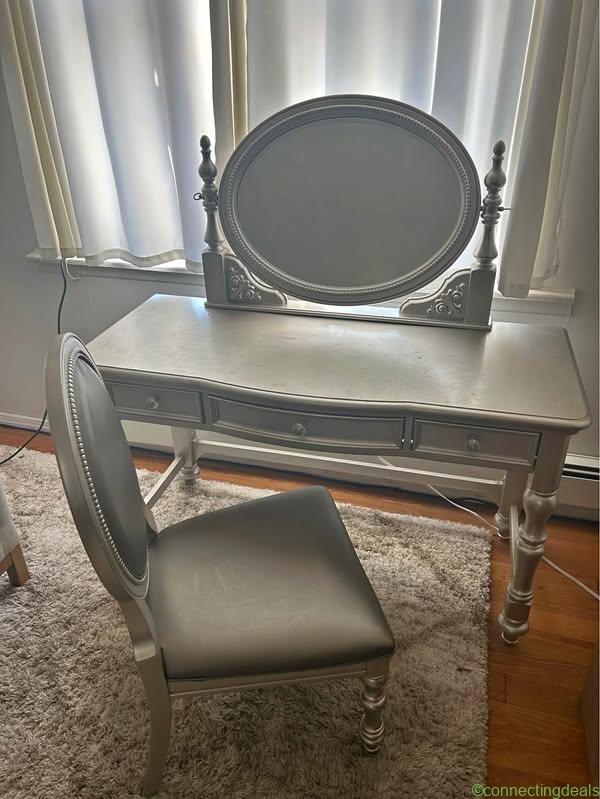 Free vanity, desk and chair with Mirror