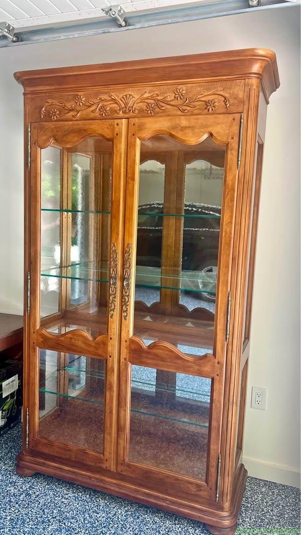 French Provincial Lighted Curio Cabinet – Solid
