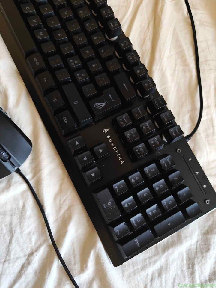 Gaming-kit: SureFire Tangentbord + HyperX