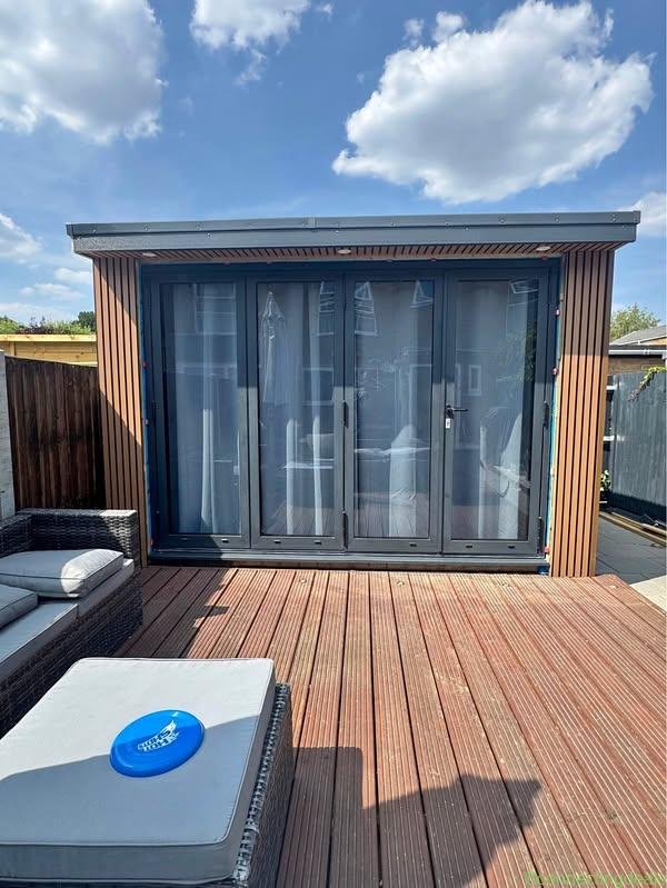 Garden room / office